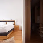 Authentic Austrian Flat In The South Of Vienna 아파트