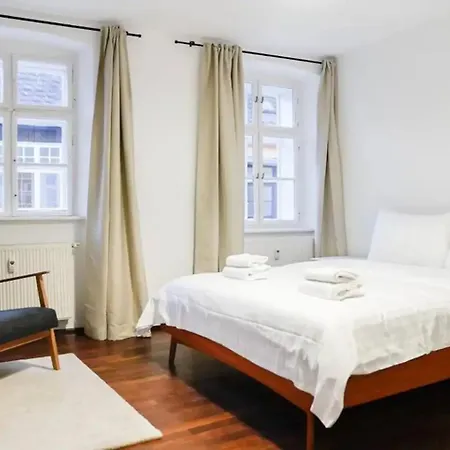 Authentic Austrian Flat In The South Of Vienna *