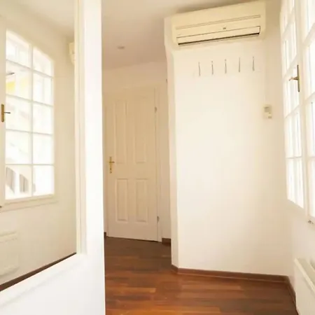 아파트 Authentic Austrian Flat In The South Of Vienna *