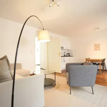 Authentic Austrian Flat In The South Of Vienna * 默德林
