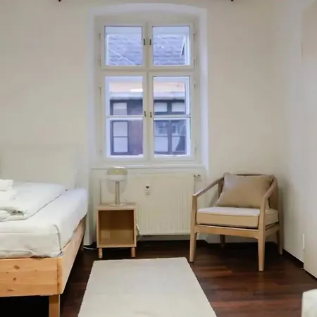 Authentic Austrian Flat In The South Of Vienna 公寓 默德林