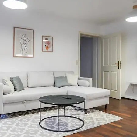 Authentic Austrian Flat In The South Of Vienna *