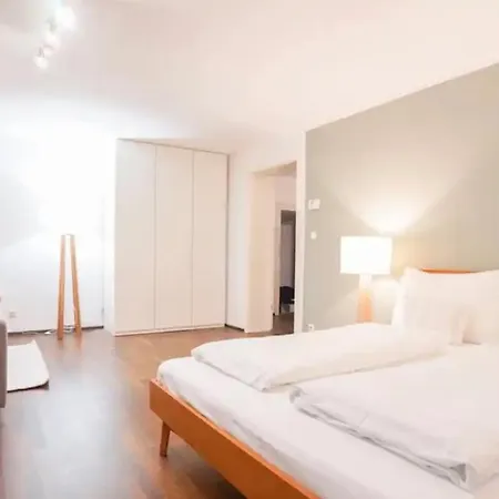 Authentic Austrian Flat In The South Of Vienna * 默德林