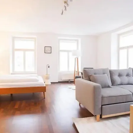 Authentic Austrian Flat In The South Of Vienna *
