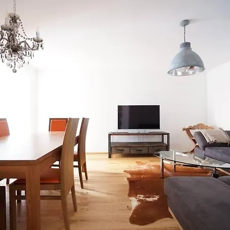 Authentic Austrian Flat In The South Of Vienna