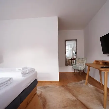 Authentic Austrian Flat In The South Of Vienna *