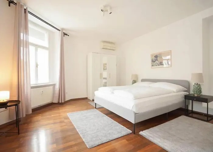 Authentic Austrian Flat In The South Of Vienna Apartment