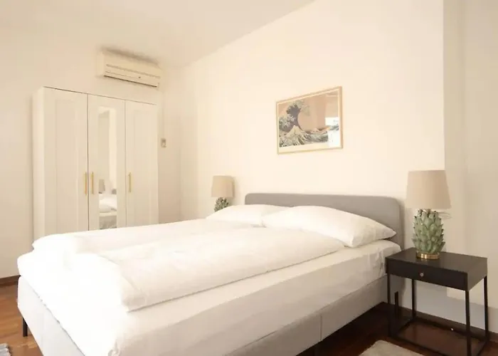 Authentic Austrian Flat In The South Of Vienna Modling