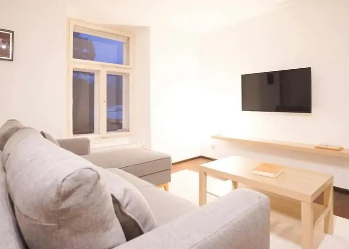 Authentic Austrian Flat In The South Of Vienna *