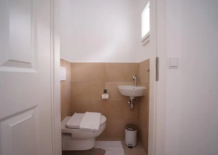 Authentic Austrian Flat In The South Of Vienna Apartment